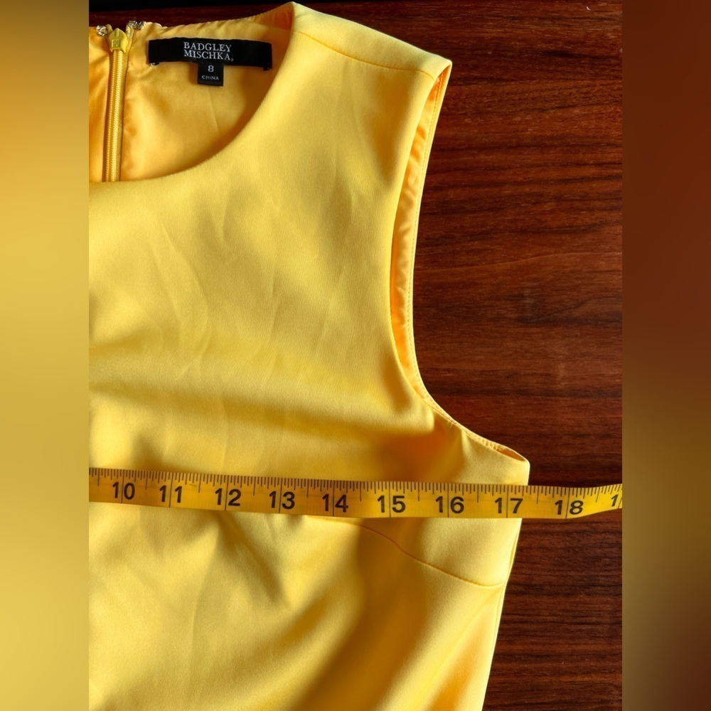 BADGLEY MISCHKA. Ruffle Shoulder Sleeveless Cocktail Dress size 8 - Picture 13 of 15